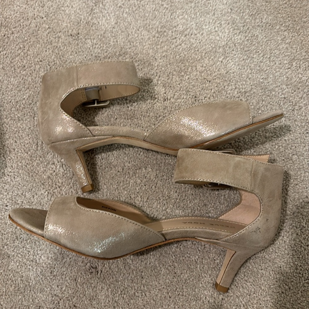Pelle Moda Taupe Shimmer Ankle Buckle Low heel Sandal Shoes Heels 7.5 - Picture 3 of 6